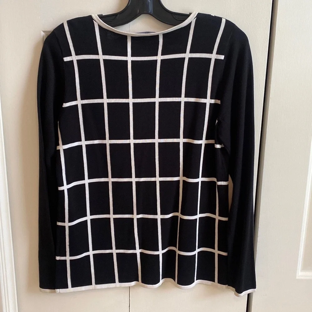 Carlisle like new cardigan zip front sweater - Picture 2 of 5